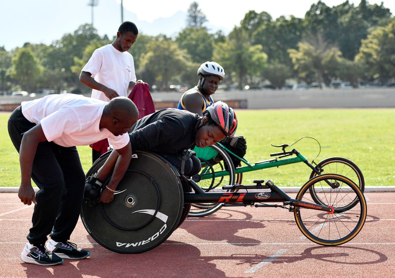 Para athletes with the Coaches at Stellenbosch GAPS camp in 2022