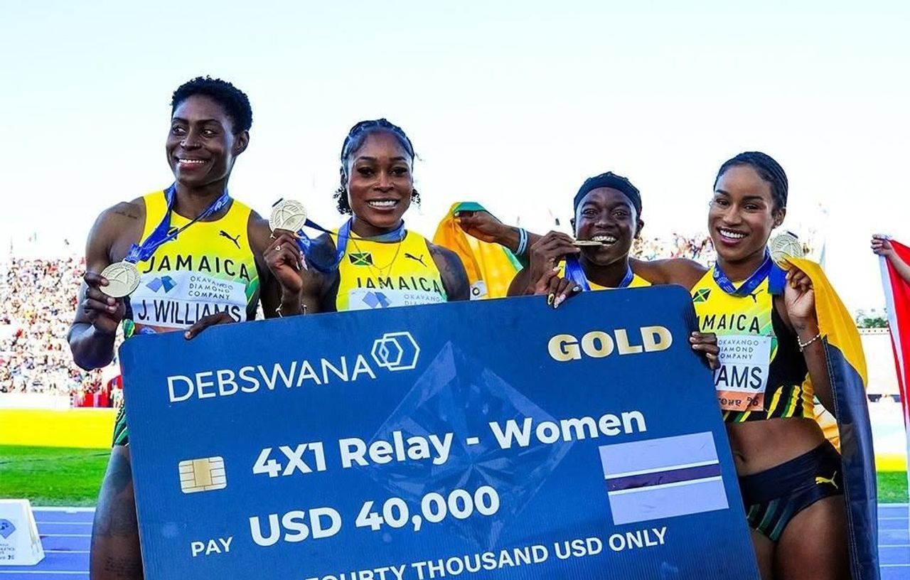 Jamaica Women's 4x100m - relay win - World Relays