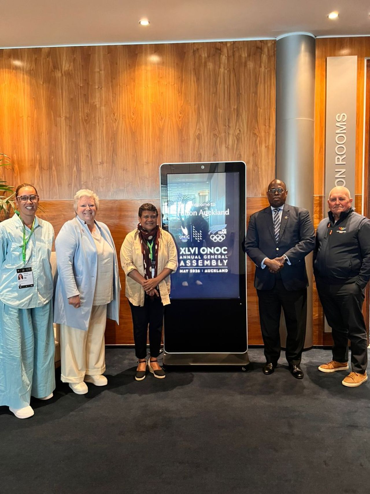 Representatives from Commonwealth Sport meeting Baklai Temengil, President of the Oceania National Olympic Committees (ONOC)