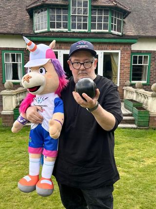 Johnny Vegas Endorses Bowls