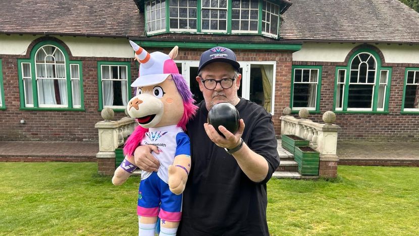 Johnny Vegas Endorses Bowls