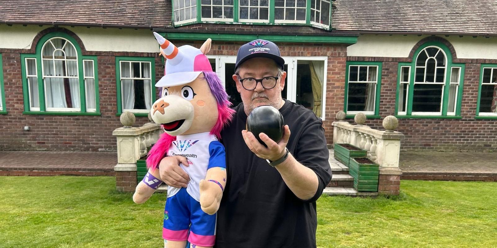 Johnny Vegas Endorses Bowls